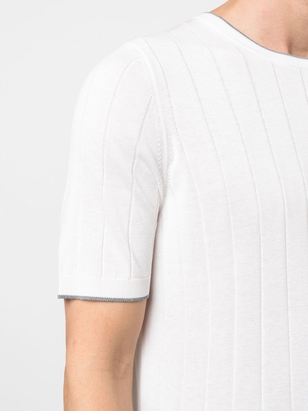 Barba
Maglia a maniche corte