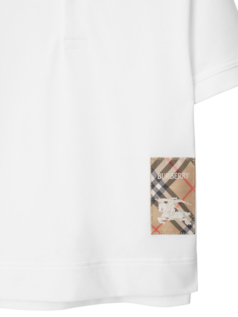 Burberry Kids
Polo Check Label