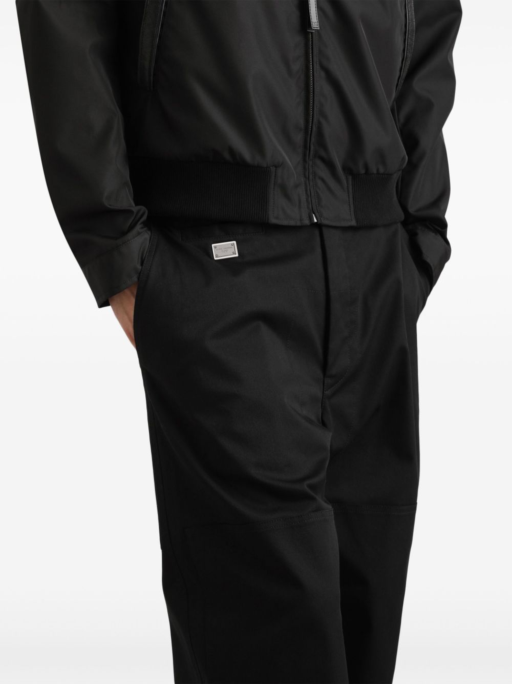 Dolce & Gabbana
Pantaloni con placca logo