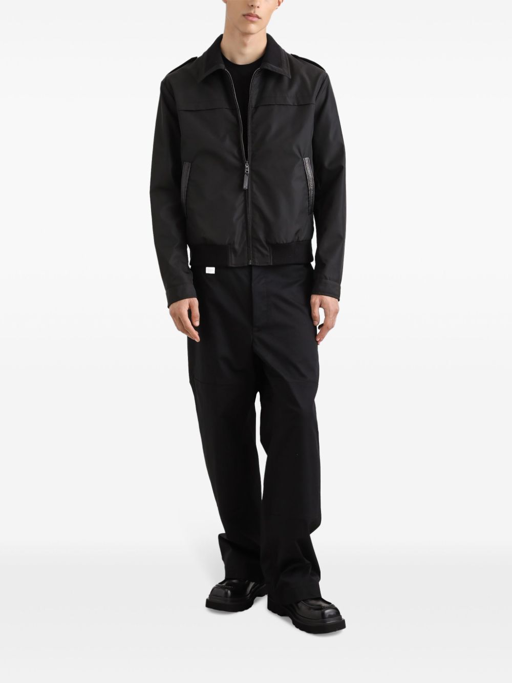 Dolce & Gabbana
Pantaloni con placca logo