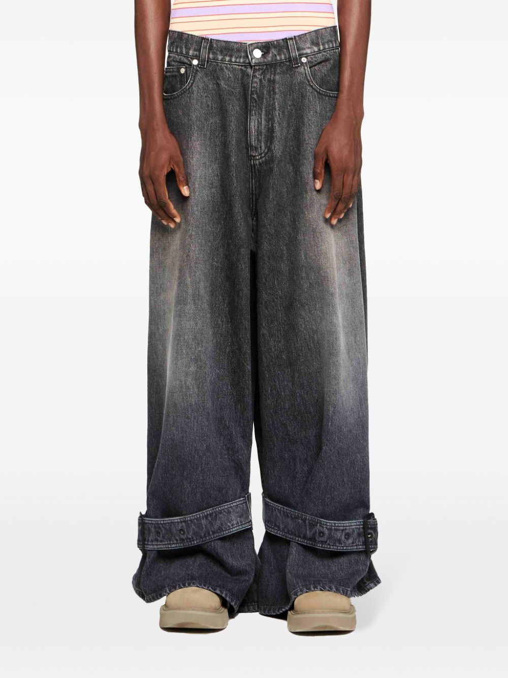 JW Anderson
Jeans con fibbia