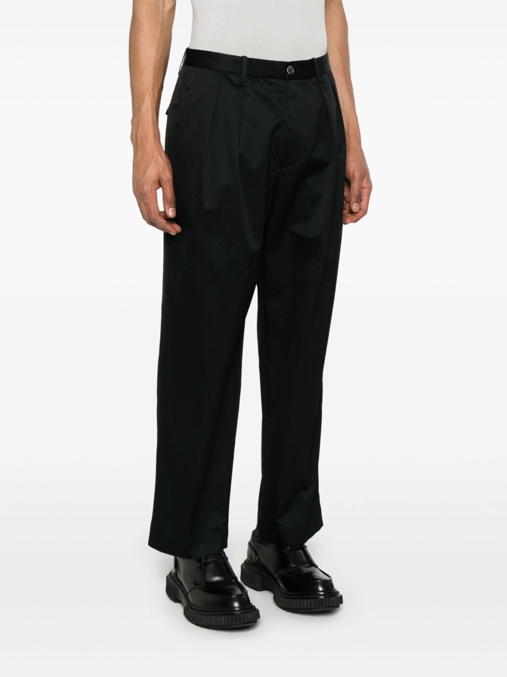 Nine In The Morning
Pantaloni Kai