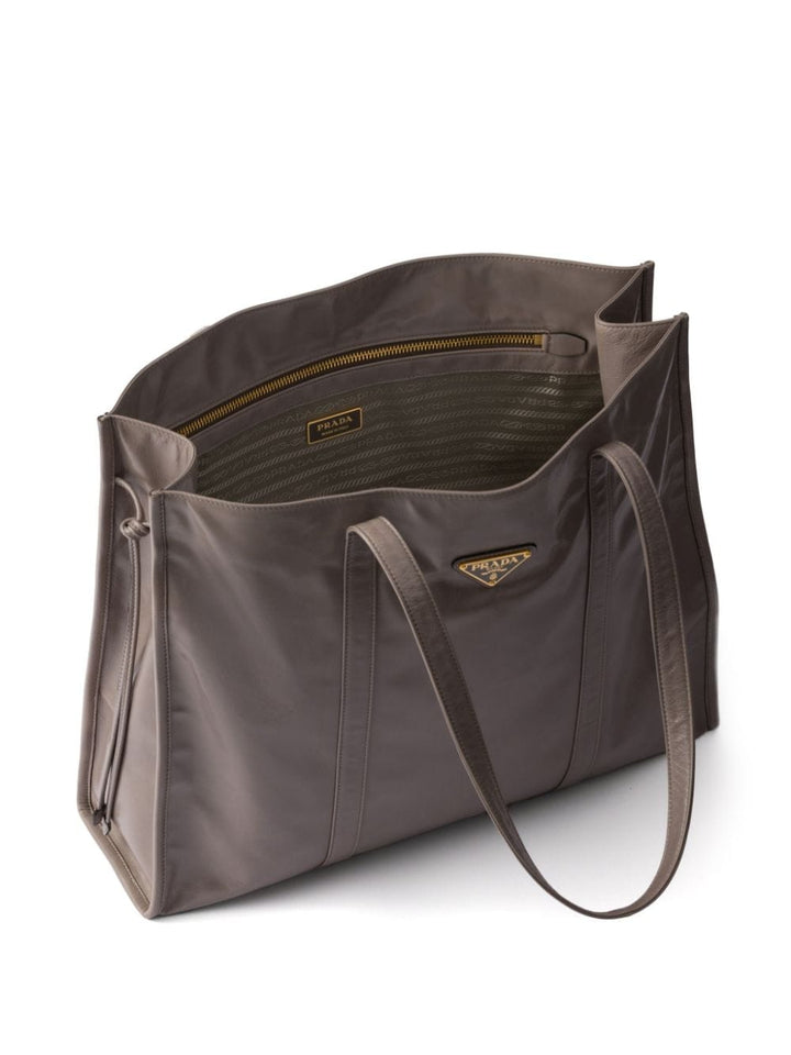 Prada
Borsa tote in pelle