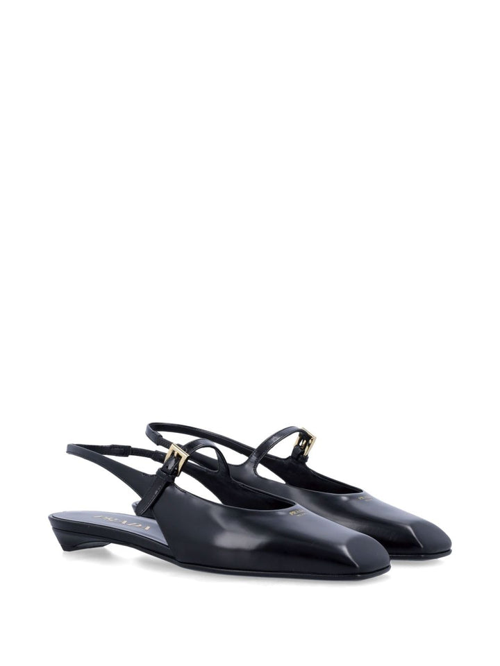 Prada
Ballerine in pelle con cinturino posteriore