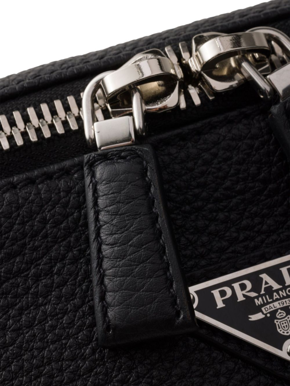Prada
Borsa a spalla in pelle