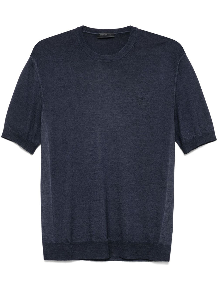 Prada
T-shirt con logo ricamato