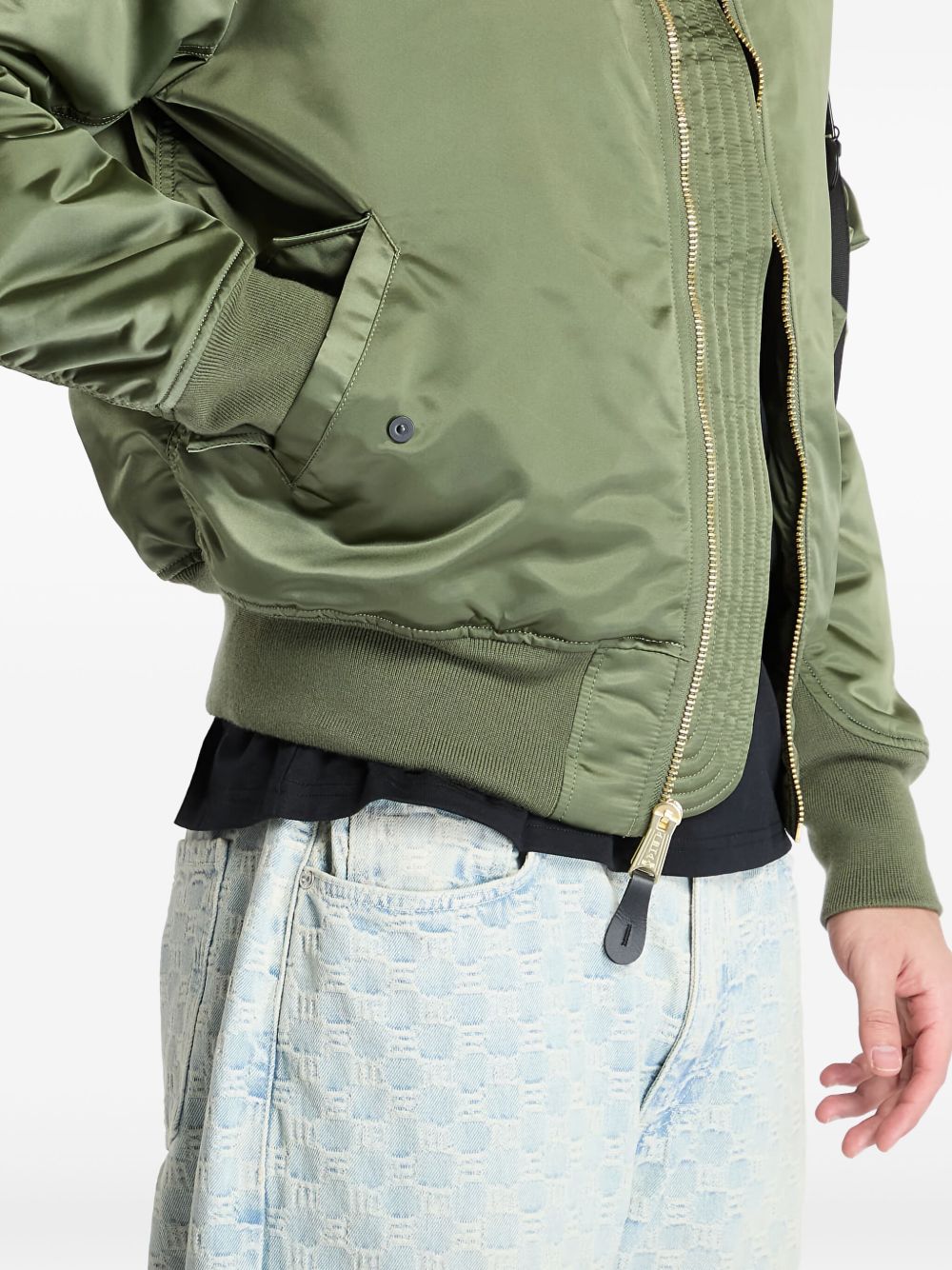 Bomber con zip