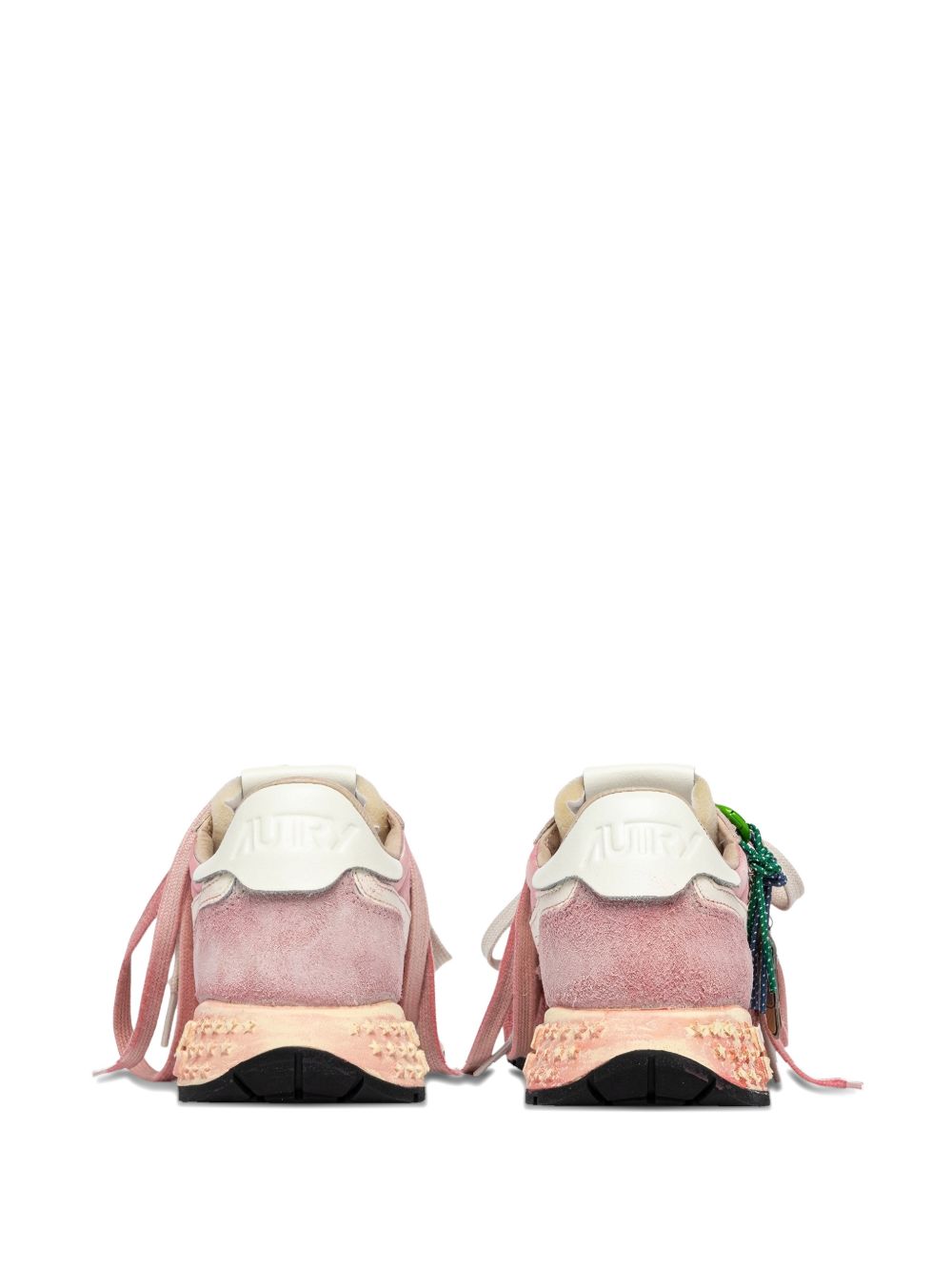 Sneakers con ciondolo