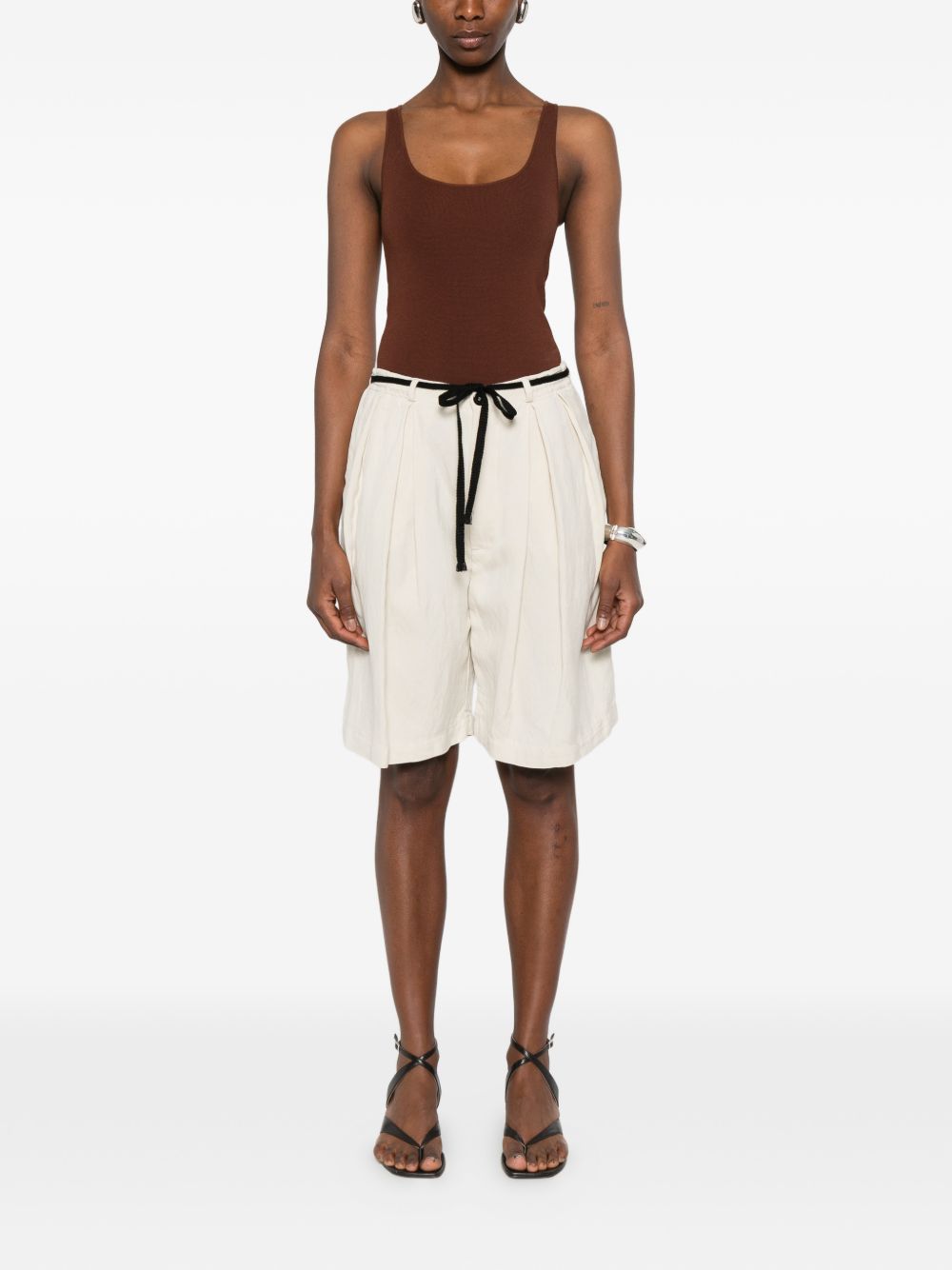 Shorts con cintura