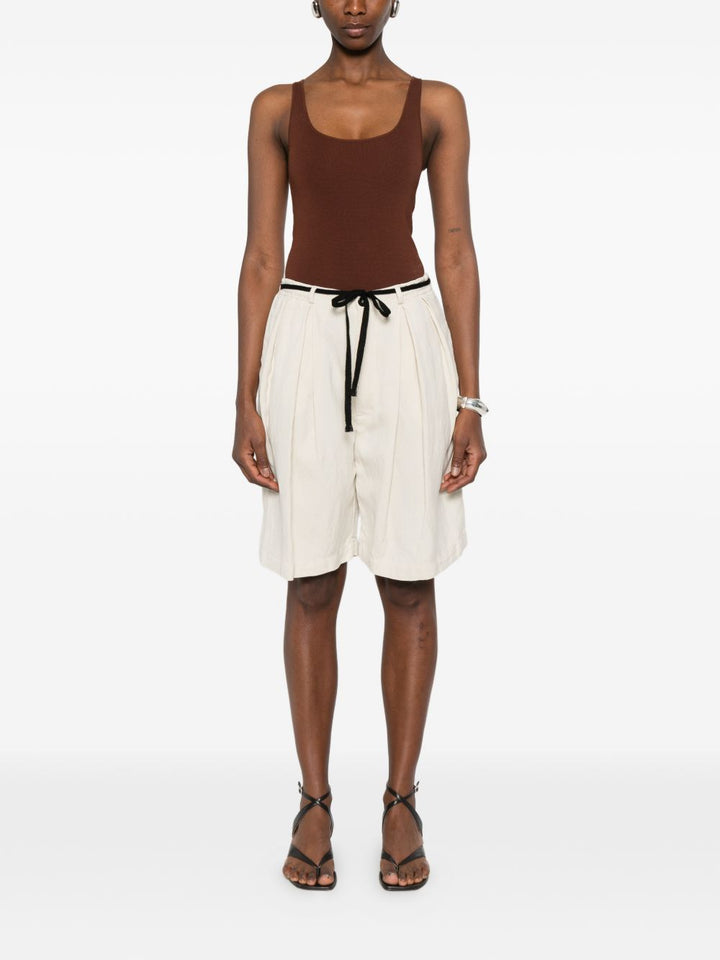 Shorts con cintura