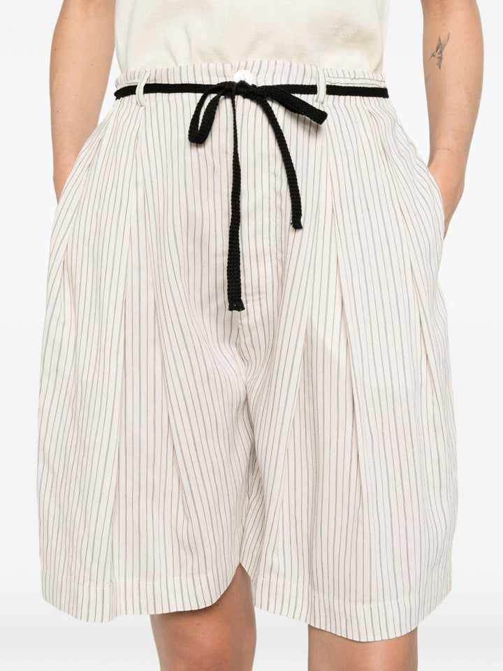 Shorts a righe con cintura