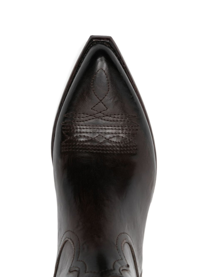 Stivaletto in pelle e ricami