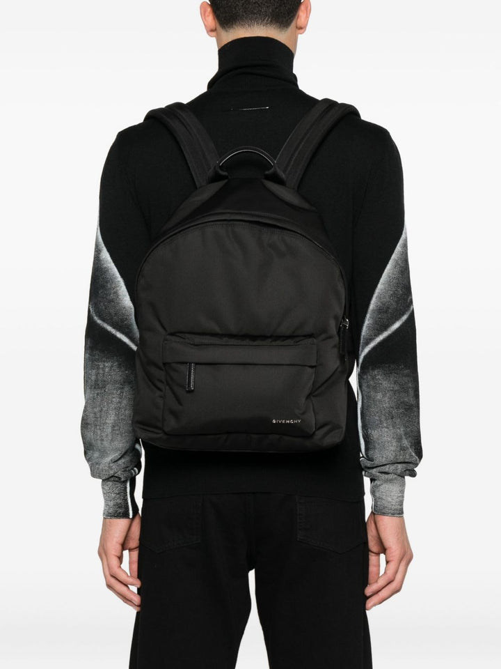 Givenchy Zaino Essential U con manico