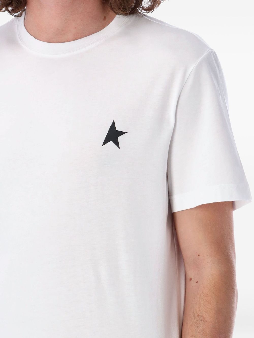 maglietta con logo stella