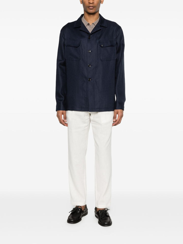 Pantaloni dritti con bottoni