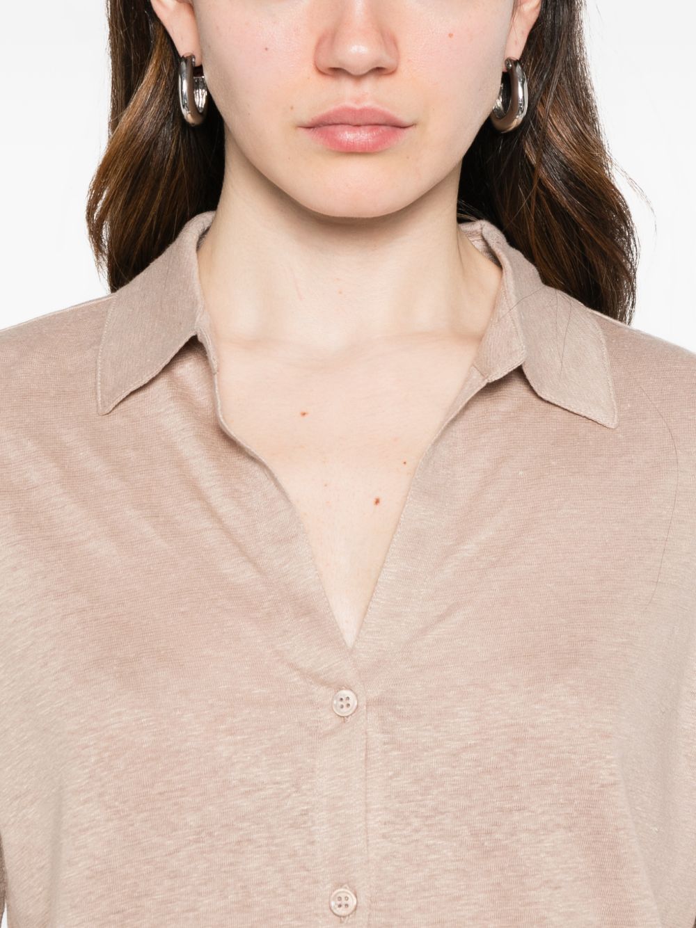 Camicia beige con bottoni