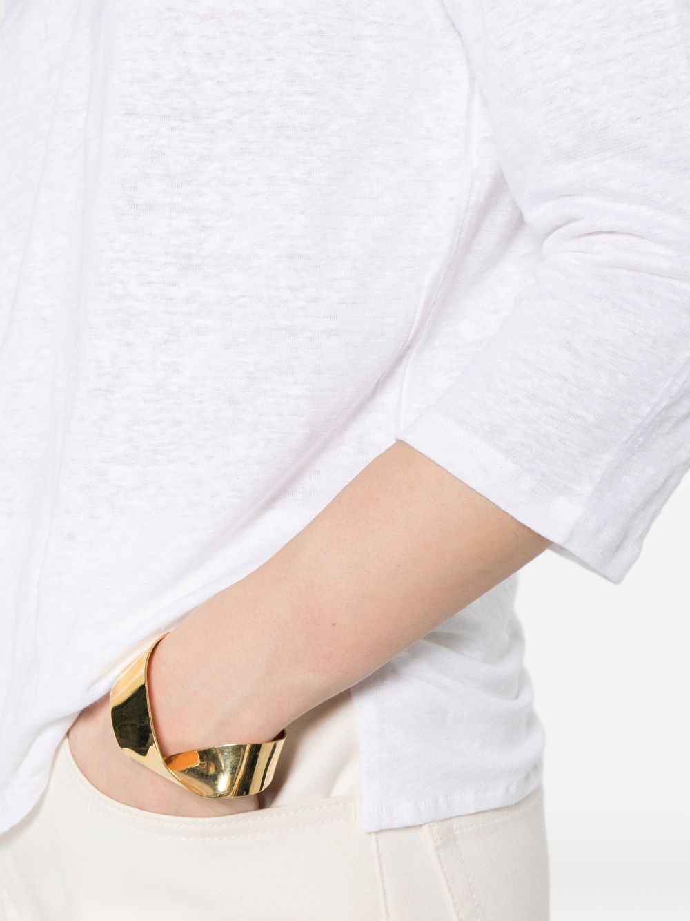 T-shirt bianca con scollo a V