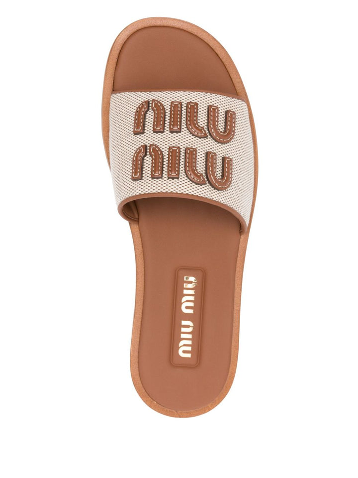 Sandali con logo
