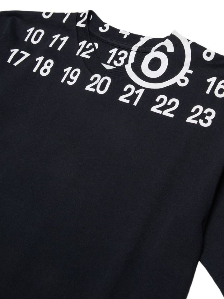 T-shirt con grafica numerica