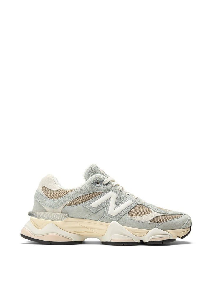 Sneakers con inserti in pelle scamosciata "9060"