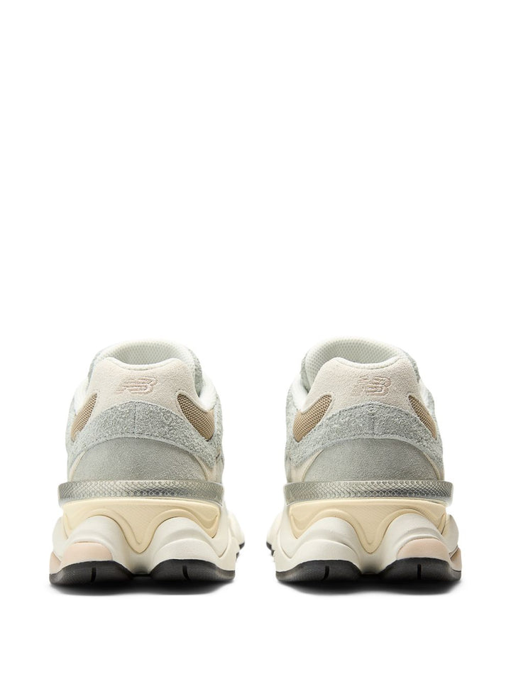 Sneakers con inserti in pelle scamosciata "9060"