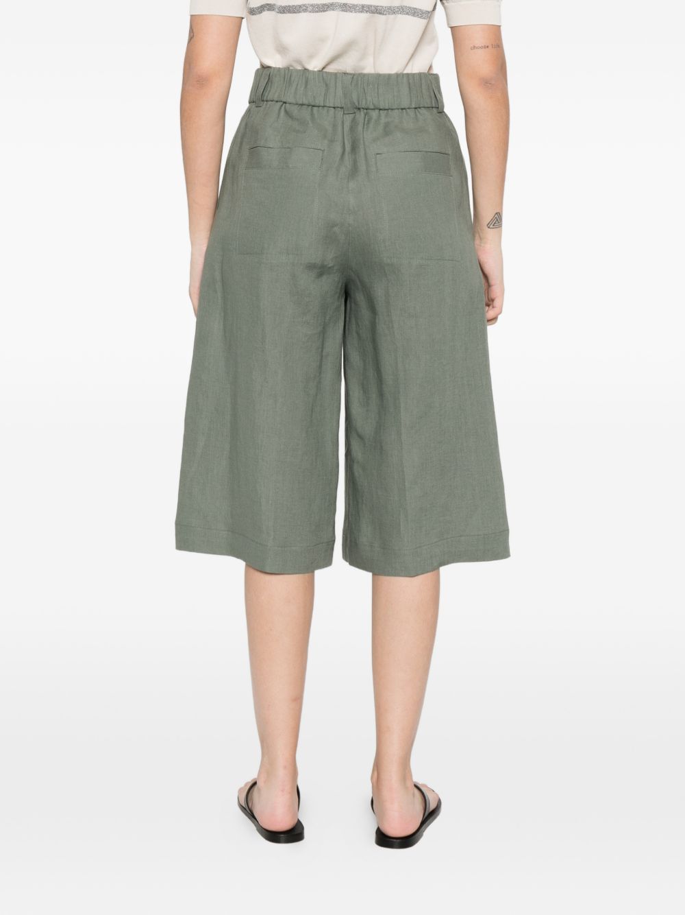 pantaloncini pieghettati