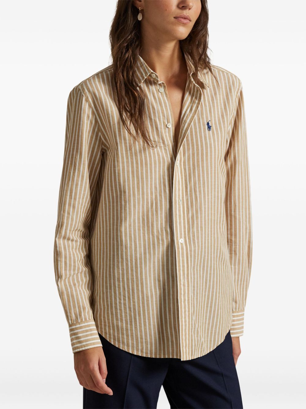 Camicia a maniche lunghe con bottoni e righe