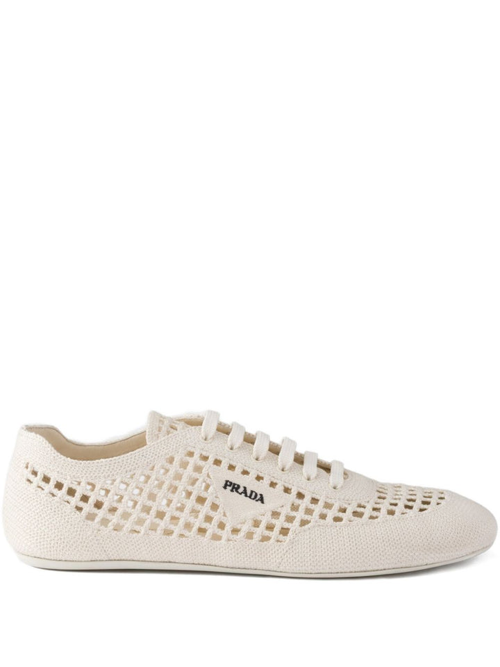 Sneakers con punta tonda