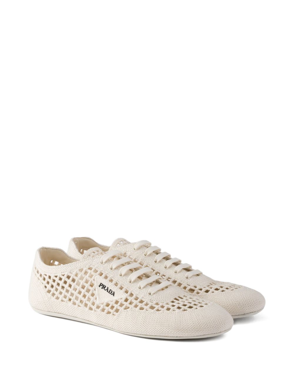 Sneakers con punta tonda