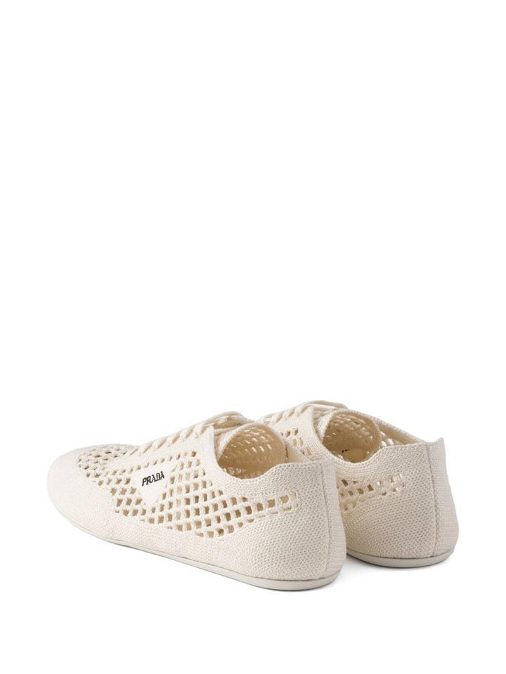 Sneakers con punta tonda