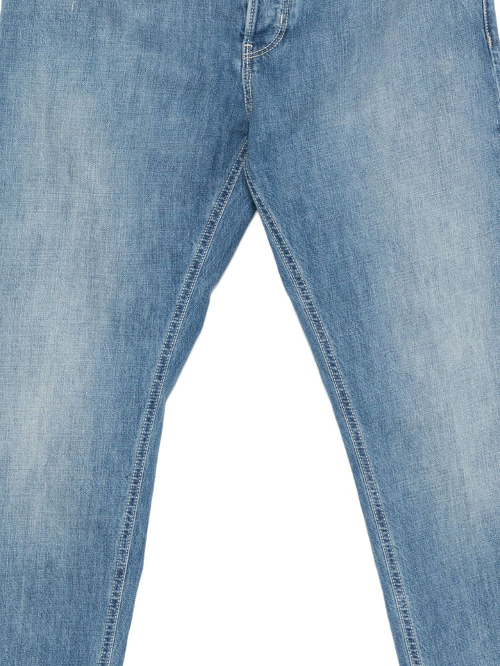 Jeans con bottoni