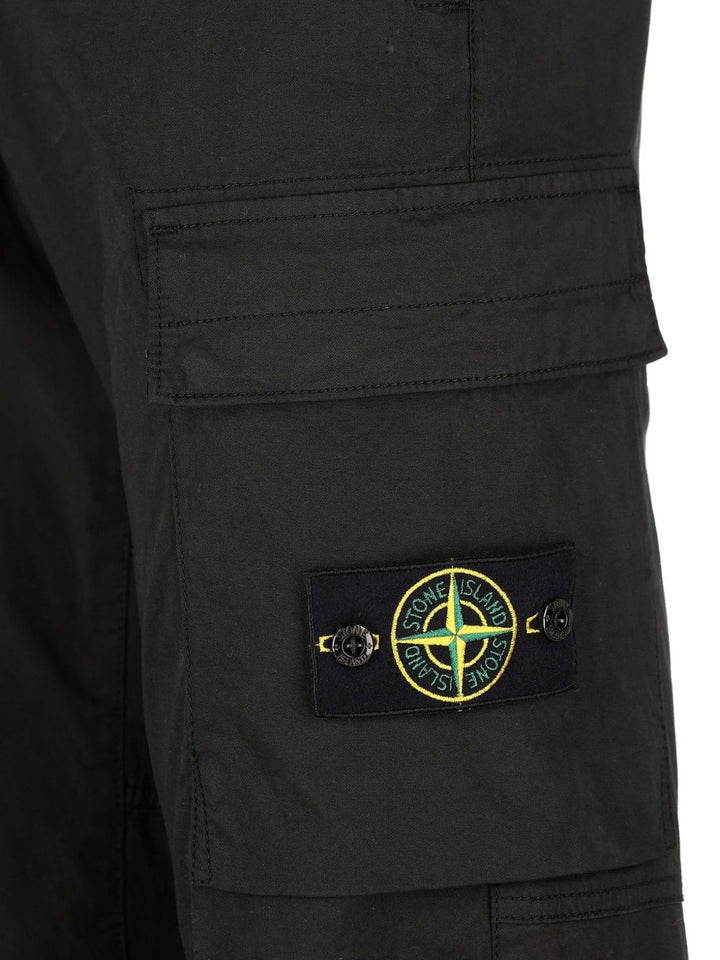Pantalone con tasche e logo