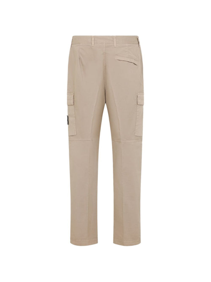 Pantalone con tasche e logo