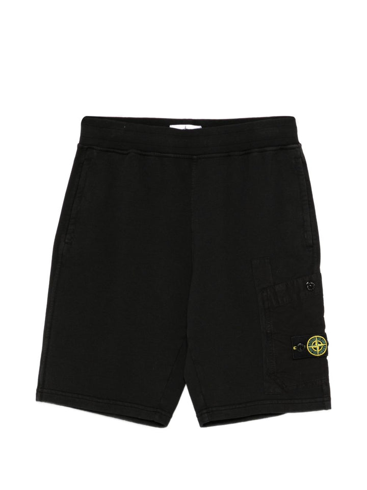 pantaloncini con toppa con logo