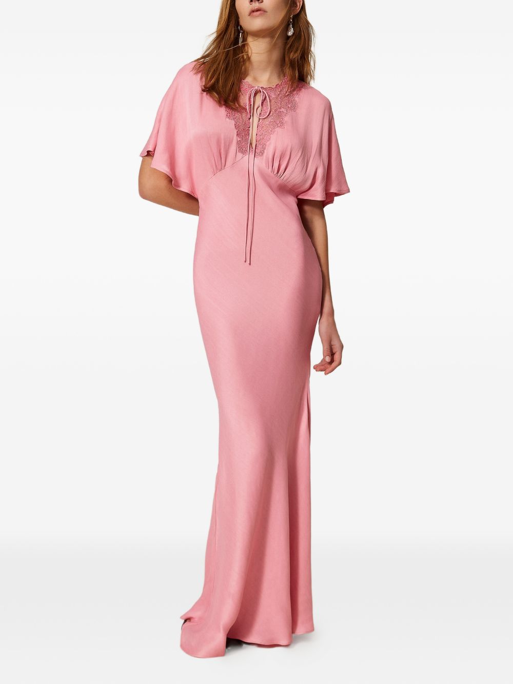 Abito lungo a maniche corte
