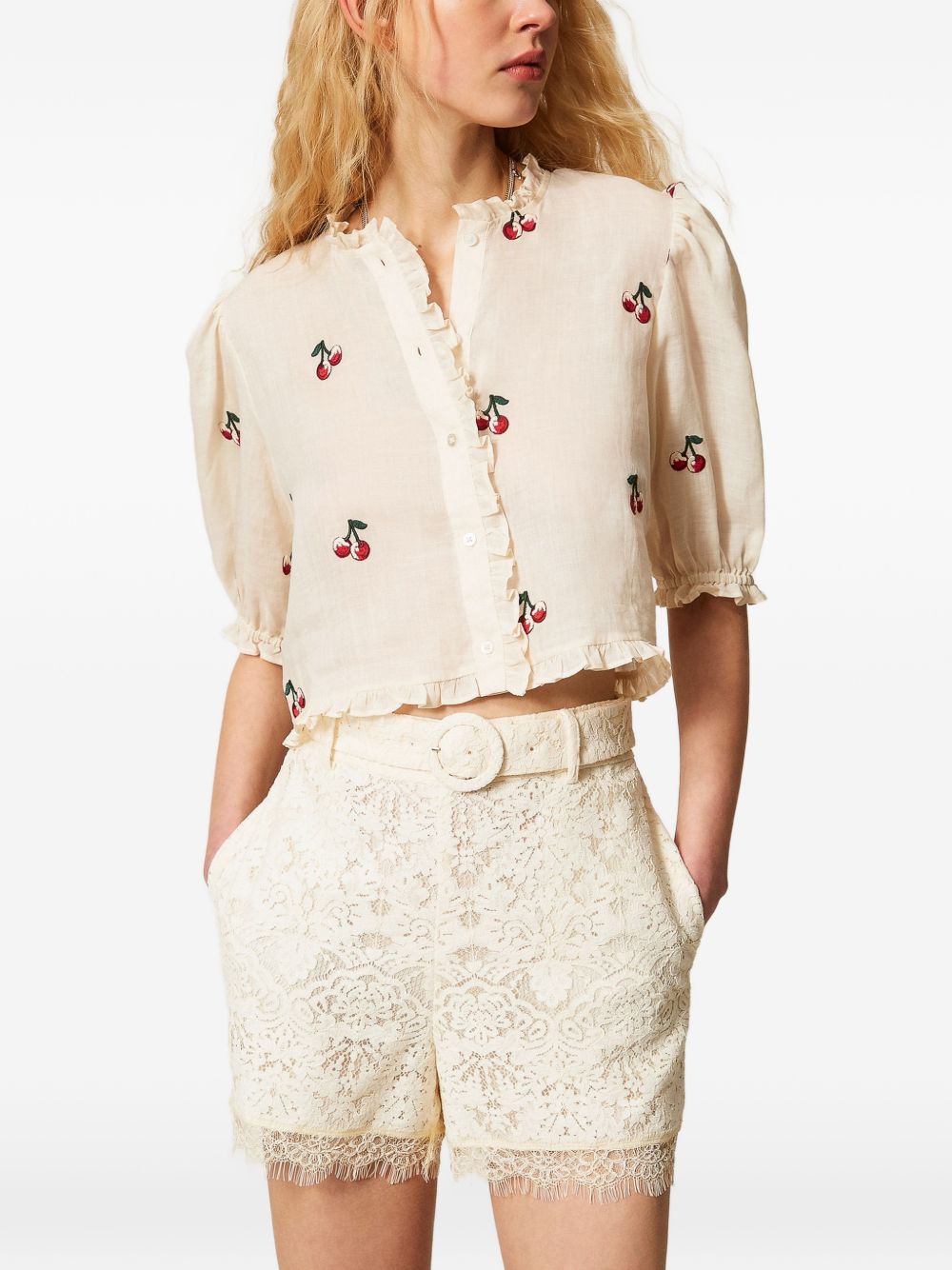 SHORTS IN PIZZO C/CINTURA