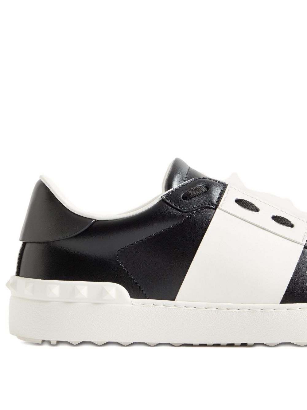 Sneakers "Open " in pelle borchie in gomma sul retro