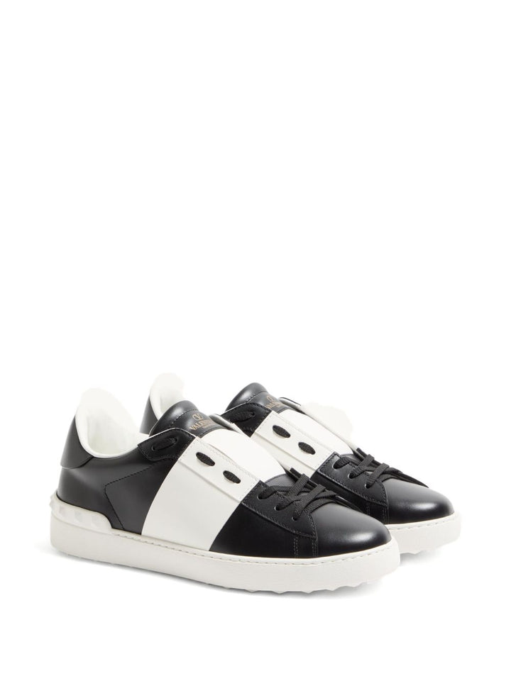 Sneakers "Open " in pelle borchie in gomma sul retro
