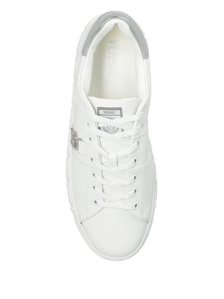Sneakers "Medusa Head"