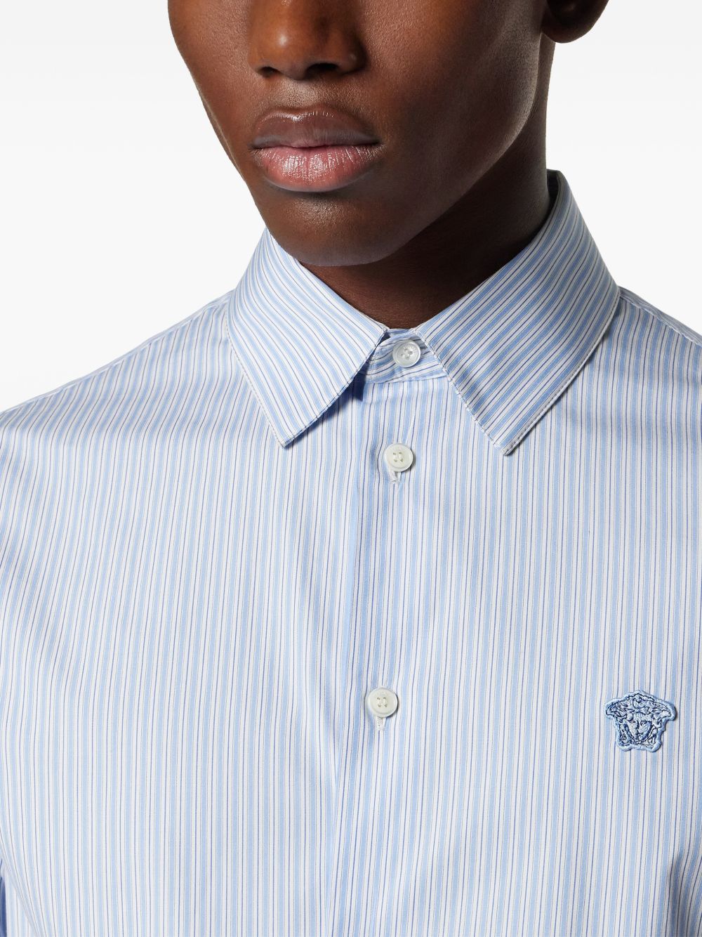Camicia con bottoni e logo